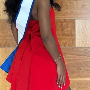 Red strapless dress with Bow on back